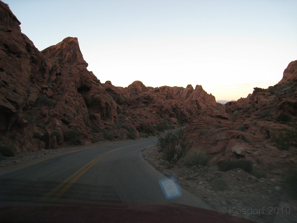 Las Vegas 2010 - Valley of Fire 1411.JPG - The 2010 Las Vegas Fire - Ice and Sweat Tour. Half Marathon, Red Rock Canyon, Mt. Charleston, Casinos, Valley of Fire.... and buffets!